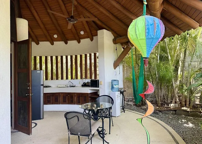 Hermoso A Unos Pasos De Playa La Ropa Zihuatanejo