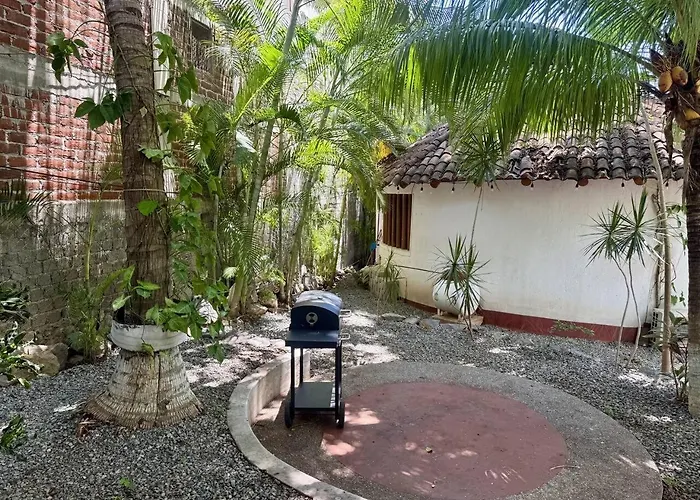 Hermoso A Unos Pasos De Playa La Ropa Zihuatanejo